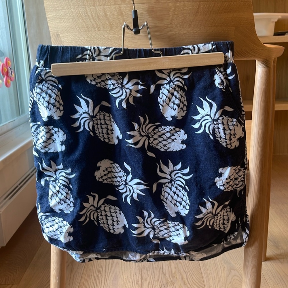 Bridge & Burn Mini Skirt with navy and white pineapple print size small